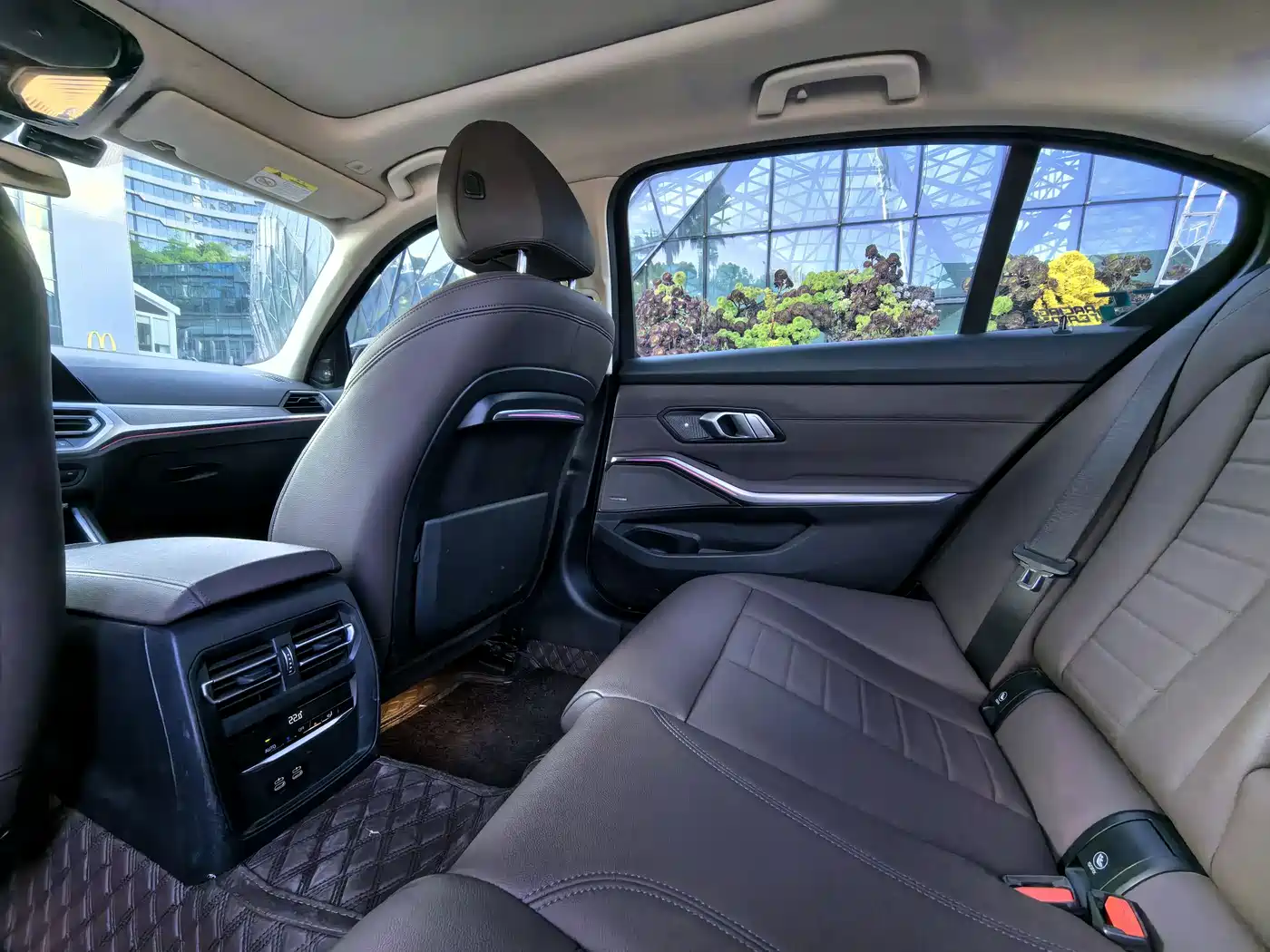 BMW 3 Series 2021 330Li xDrive M Sport Night Edition фото 6