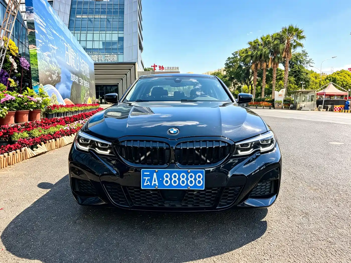 BMW 3 Series 2021 330Li xDrive M Sport Night Edition фото 2