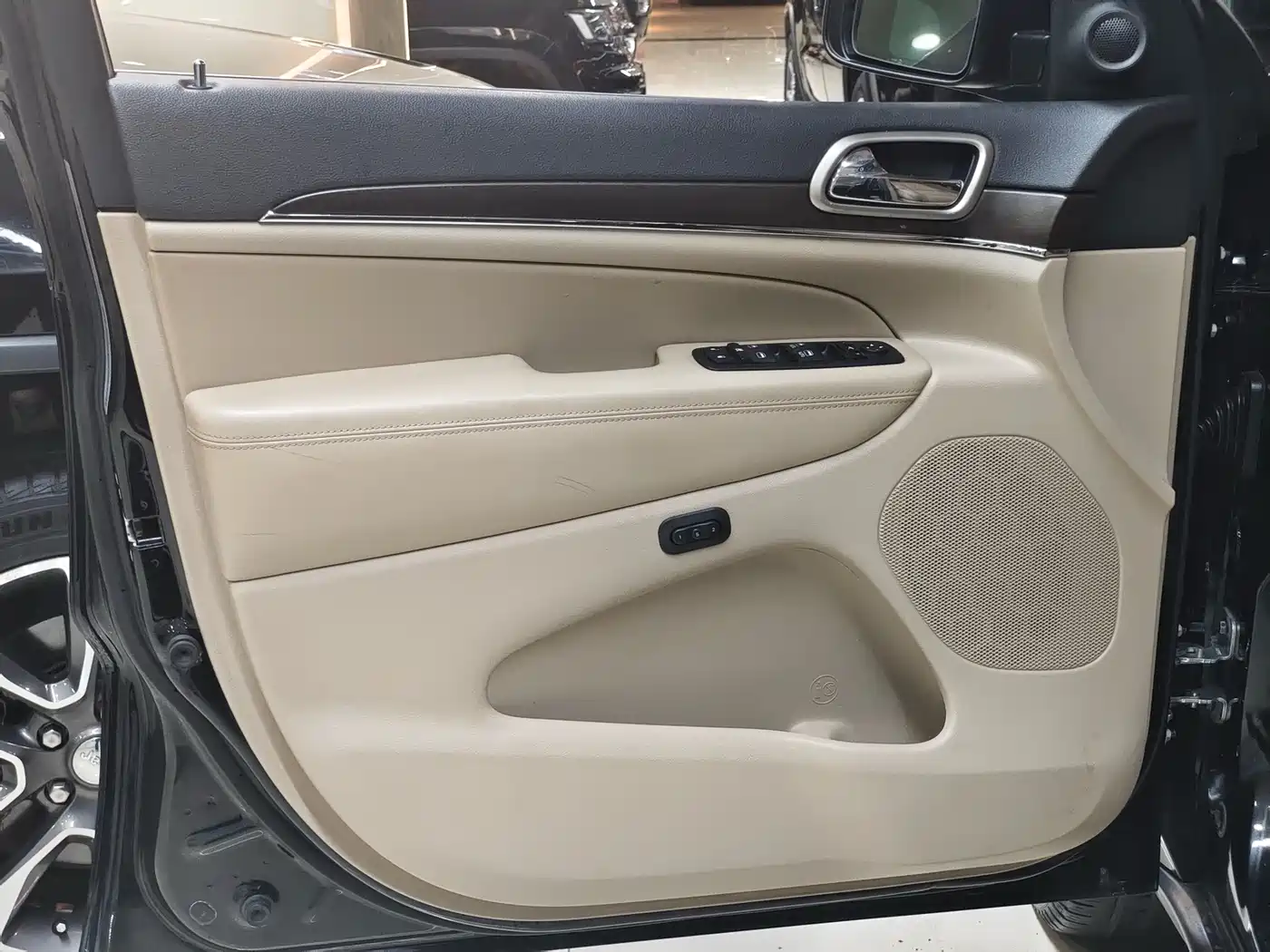 Jeep Grand Cherokee (Import) 2020 2017 3.6L Elite Navigation Edition