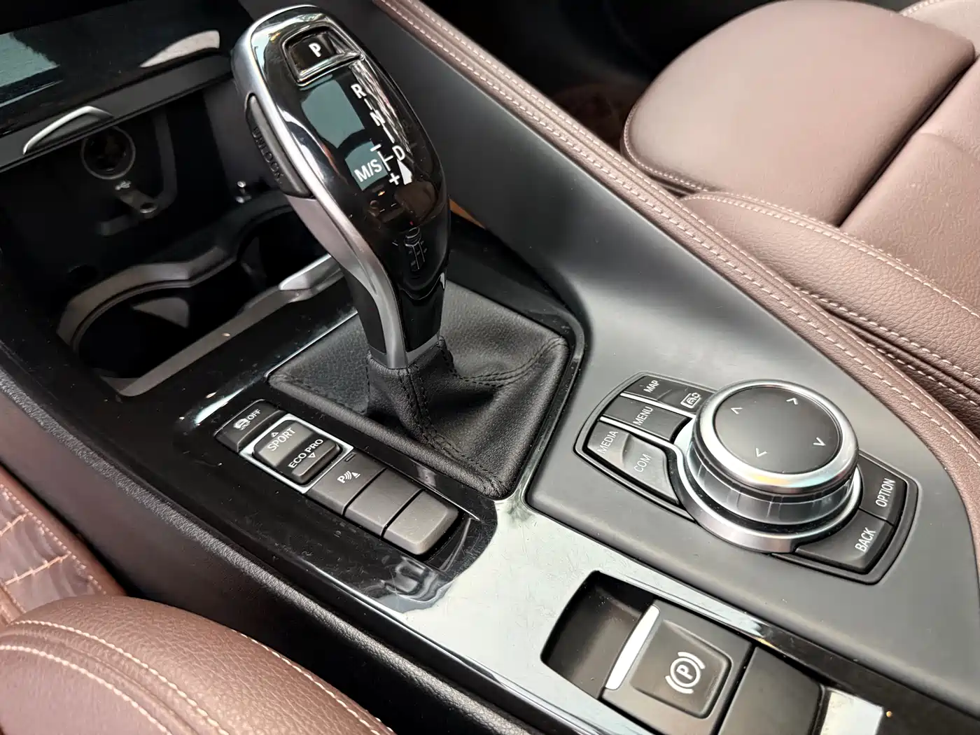 BMW X2 2023 sDrive25i M Sport Shadow Edition фото 27