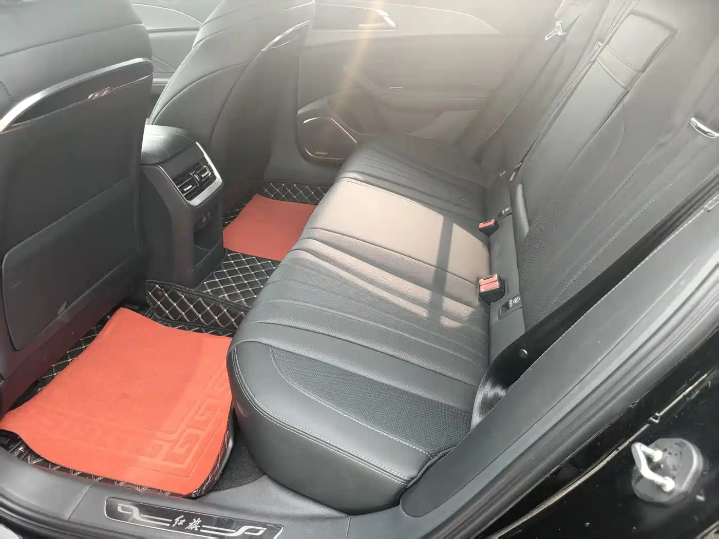 Hongqi H5 2024 2.0T Automatic Smart Connect Flag Smooth Edition фото 8