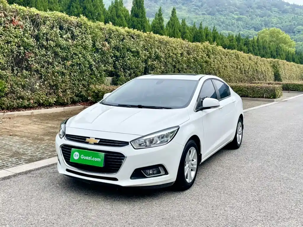Photo 2 - Chevrolet Cruze