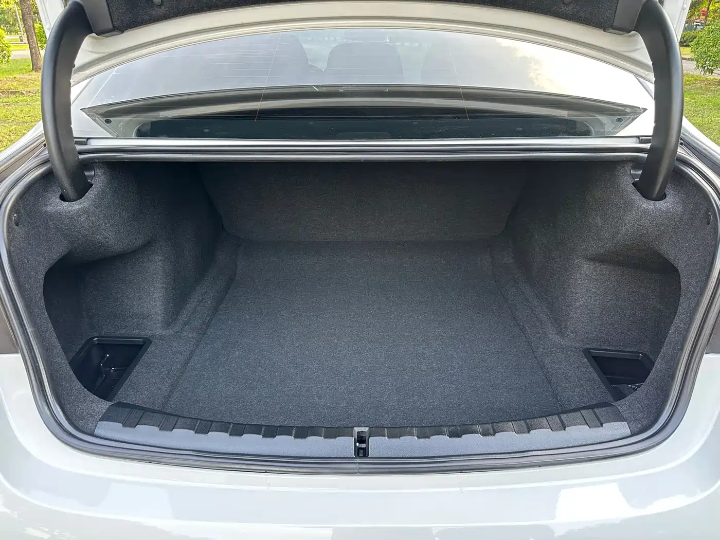 BMW 3 Series 2023 325Li M Sport Package фото 22