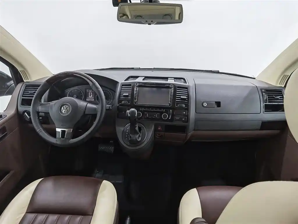 Volkswagen Caravelle 2015 2.0TSI 4WD Comfort фото 5