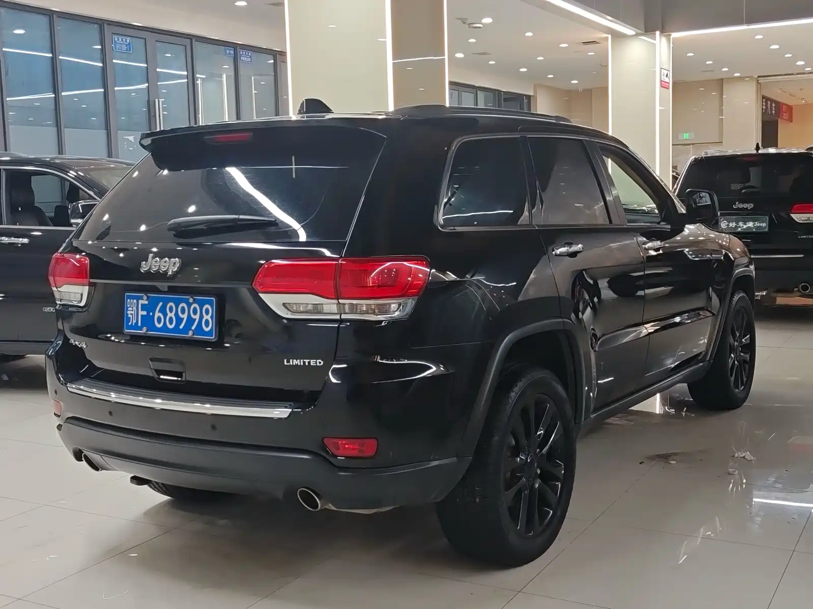Фото 18 - Jeep Grand Cherokee (Import)