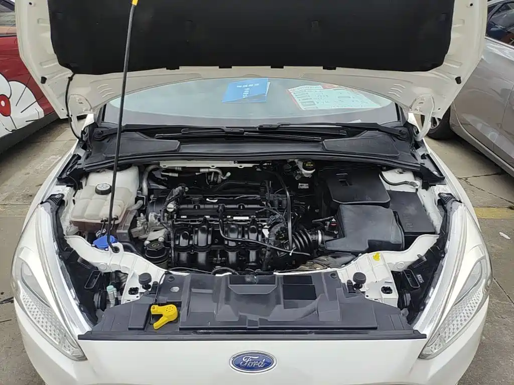 Фото 20 - Ford Focus