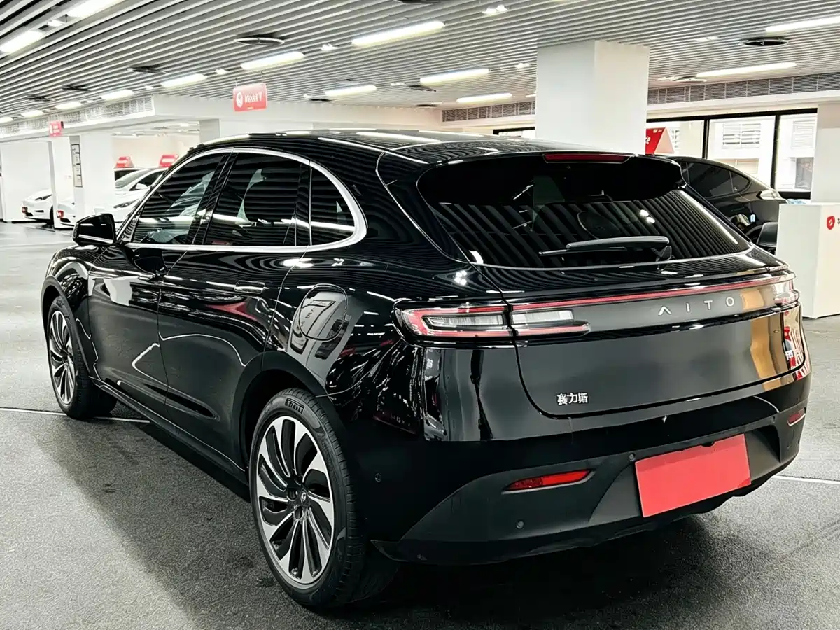AITO Wenjie AITO M5 2022 Extended Range AWD Performance Edition фото 6