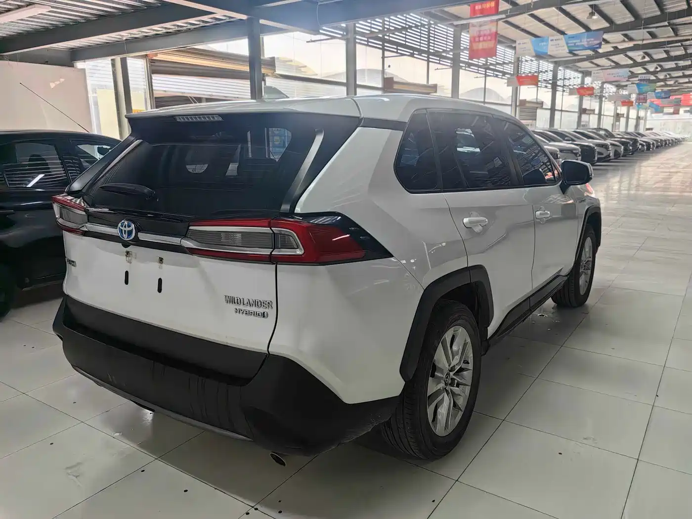 Toyota Wildlander 2022 Hybrid 2.5L E-CVT FWD Leading Edition фото 9