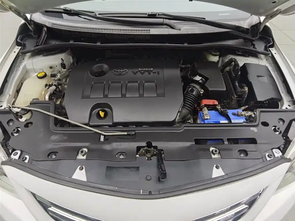 Toyota Corolla 2012 Styling Edition 1.8L CVT GL-i фото 6