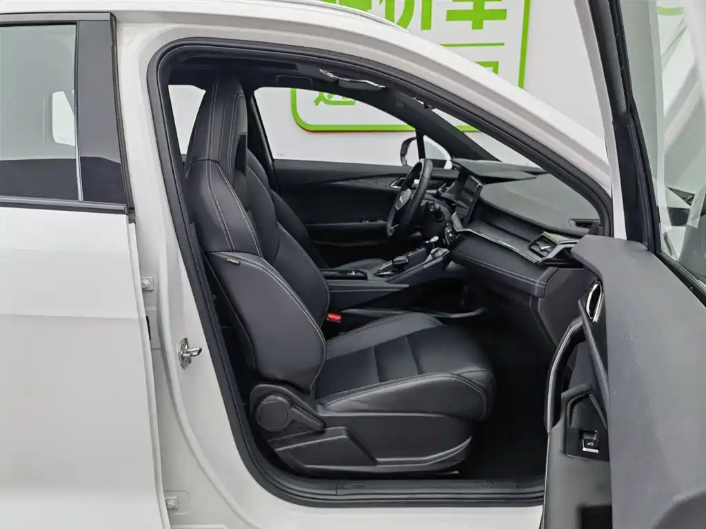 Lynk & Co 06 2023 Remix 1.5T Power Pro фото 23