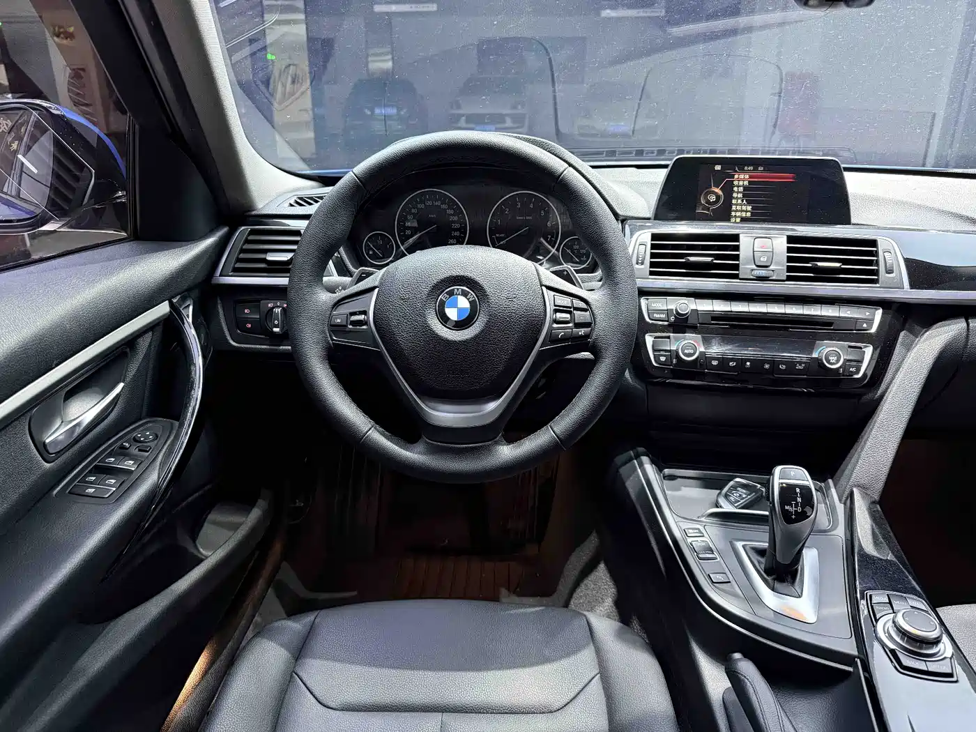 BMW 3 Series 2017 320Li M Sport фото 12