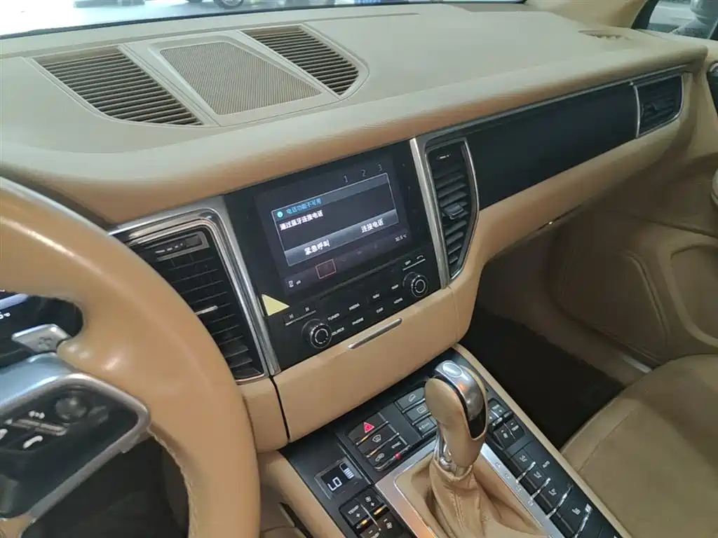 Porsche Macan 2017 Macan 2.0T фото 9