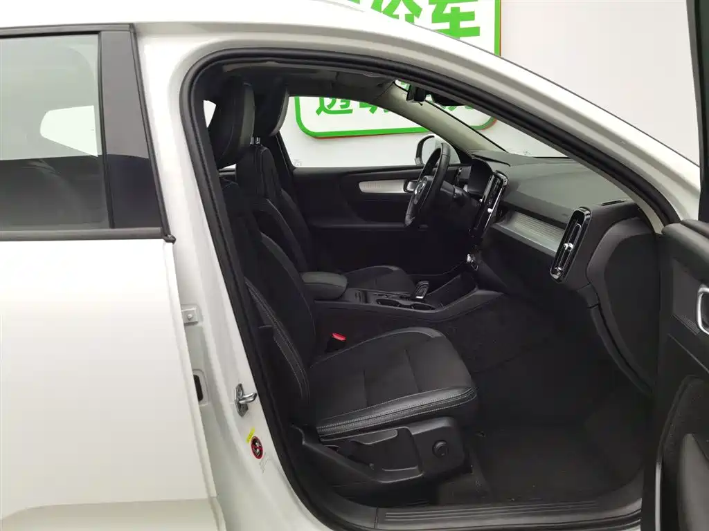 Volvo XC40 2020 T3 Smart Fashion Edition фото 23