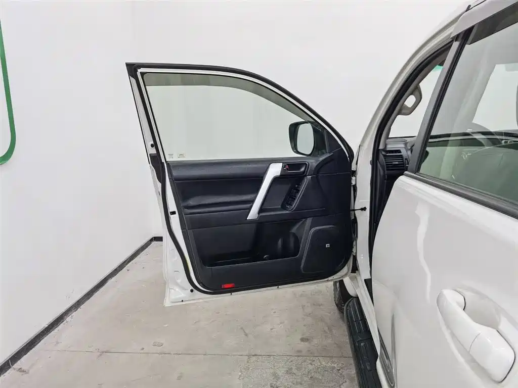 Toyota Prado 2018 3.5L Auto SX фото 8