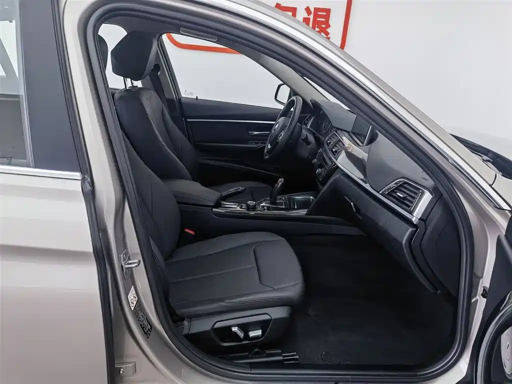 BMW 3 Series 2017 320Li Fashion фото 23