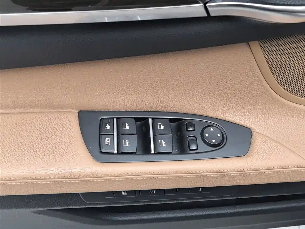 BMW 7 Series 2014 730Li Premium фото 9