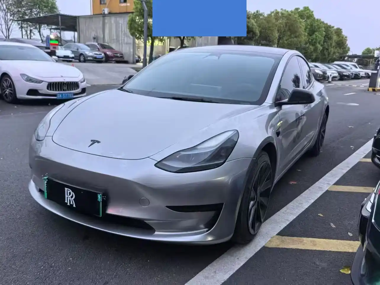 TESLA MODEL 3