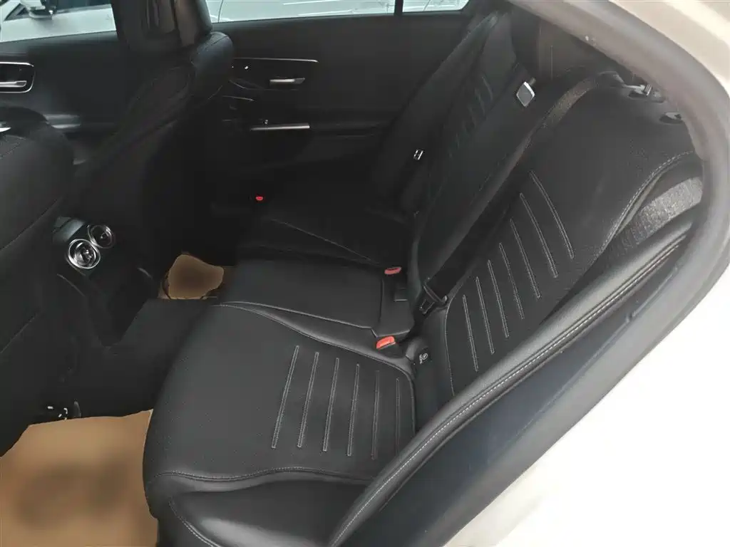 Mercedes-Benz C-Class 2023 Facelift C 260 L Sport Edition фото 13