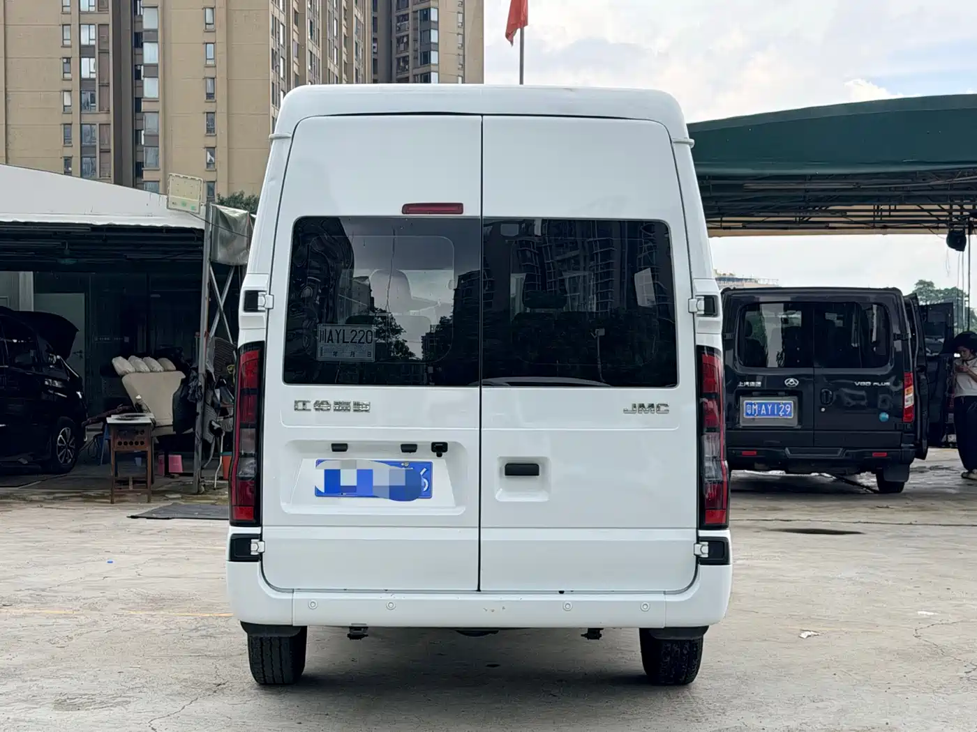 Jiangling JMC Fushun 2024 2023 Model 2.0T Automatic Medium Wheelbase Medium Roof Commercial MPV 6 Seats
