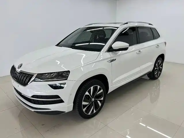 Skoda Karoq TSI280, Smart Shine