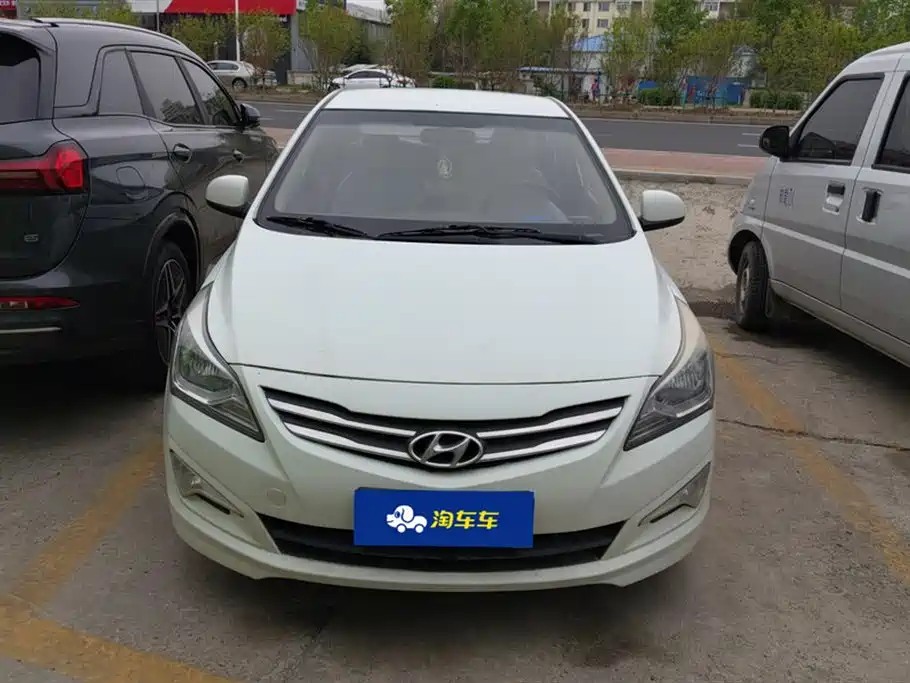 Hyundai Verna 2016 1.4L Manual Fashion GS фото 2
