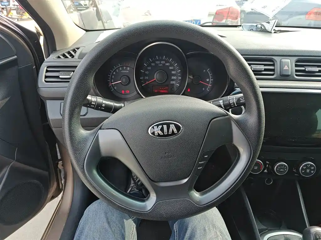 Kia K2 2015 Sedan 1.4L MT GLS фото 7