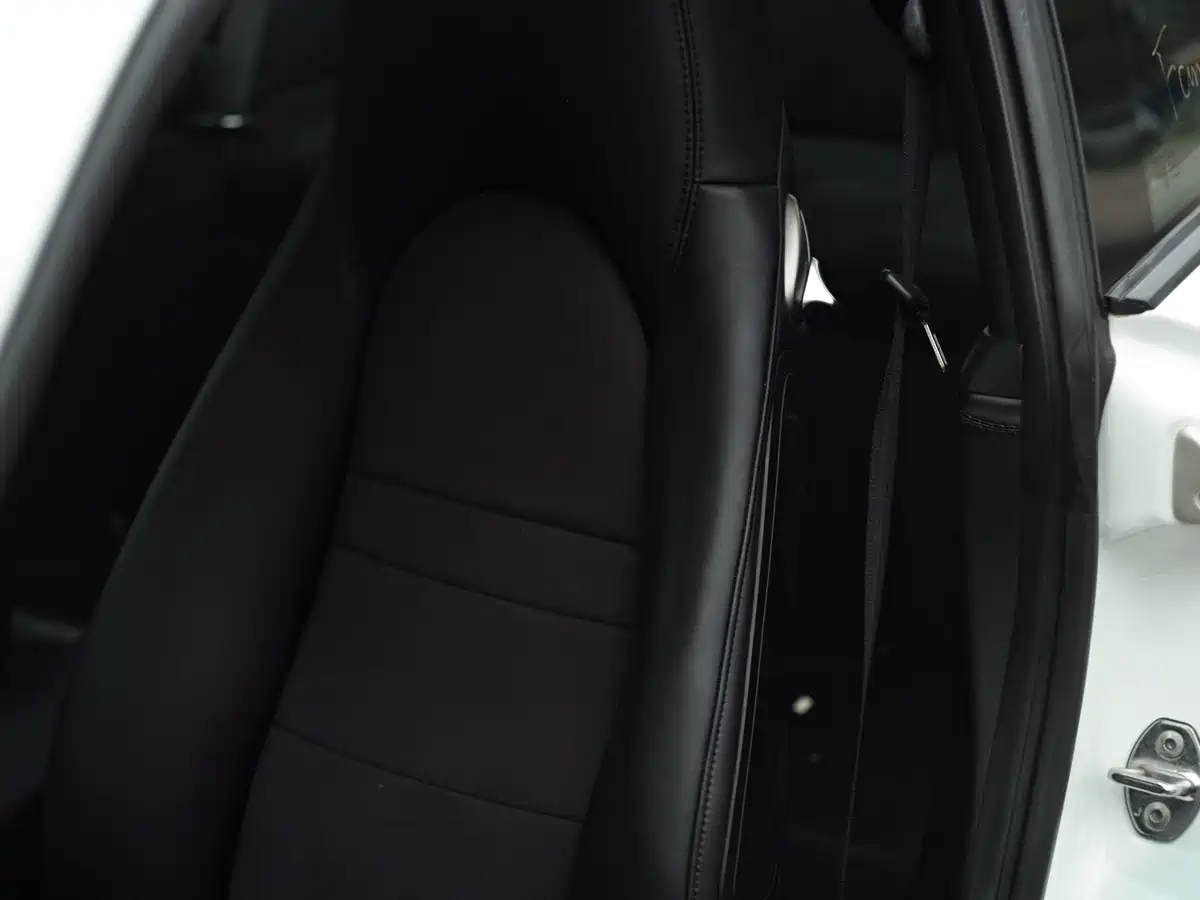 Porsche 911 2010 Carrera 4S 3.8L фото 27