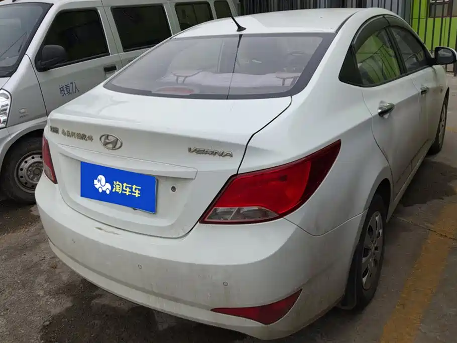 Hyundai Verna 2016 1.4L Manual Fashion GS фото 3