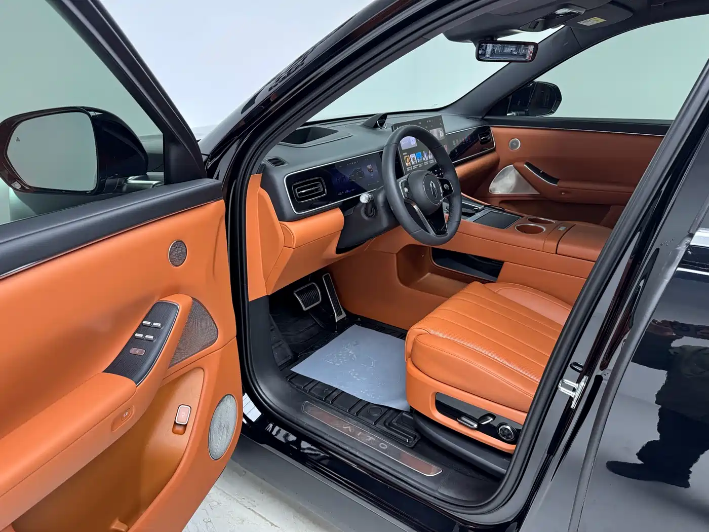 AITO Wenjie AITO M7 2026 Extended Range Max AWD 5-seater фото 14