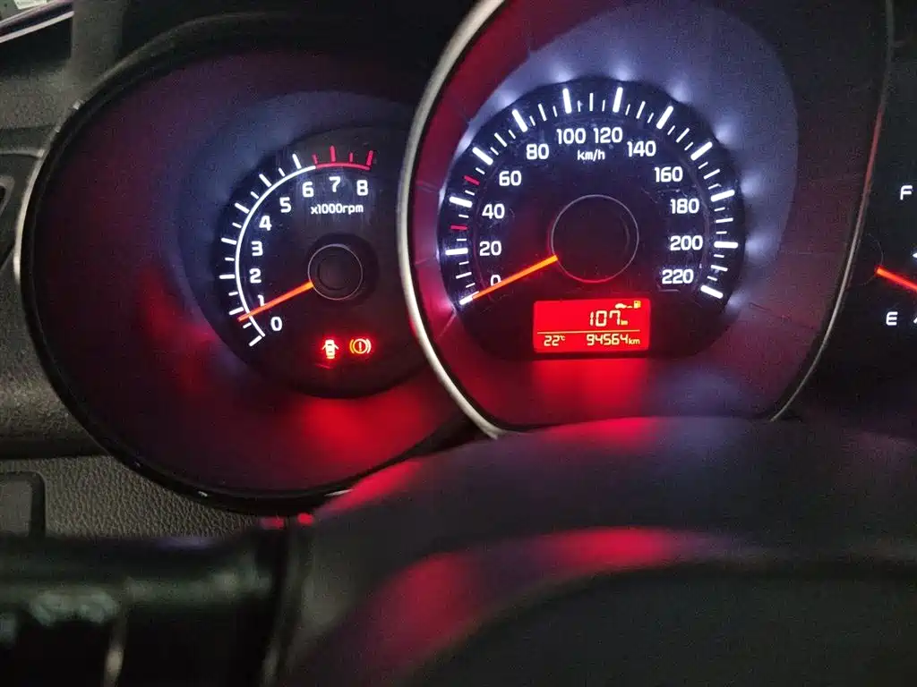 Kia K2 2015 Sedan 1.4L MT GLS фото 8