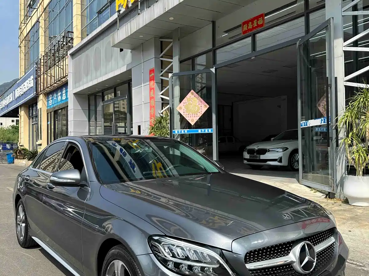Mercedes-Benz C-Class 2019 Facelift C 260 L Sport фото 3