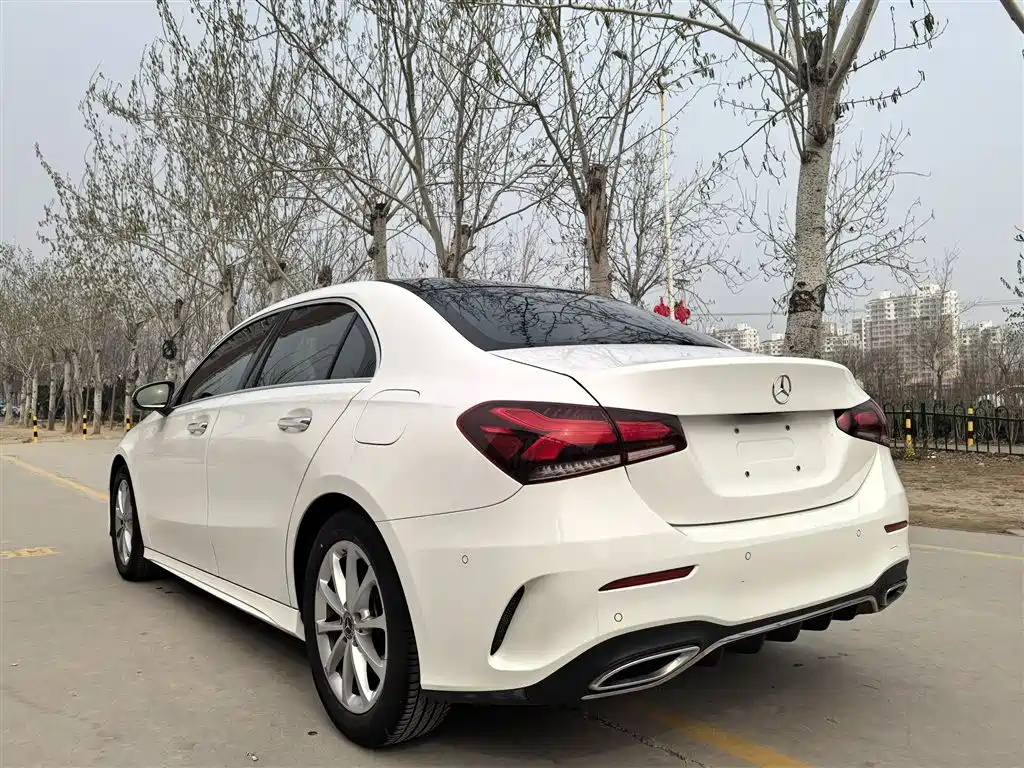 Mercedes-Benz A-Class 2020 A 200 L Sport Sedan фото 5