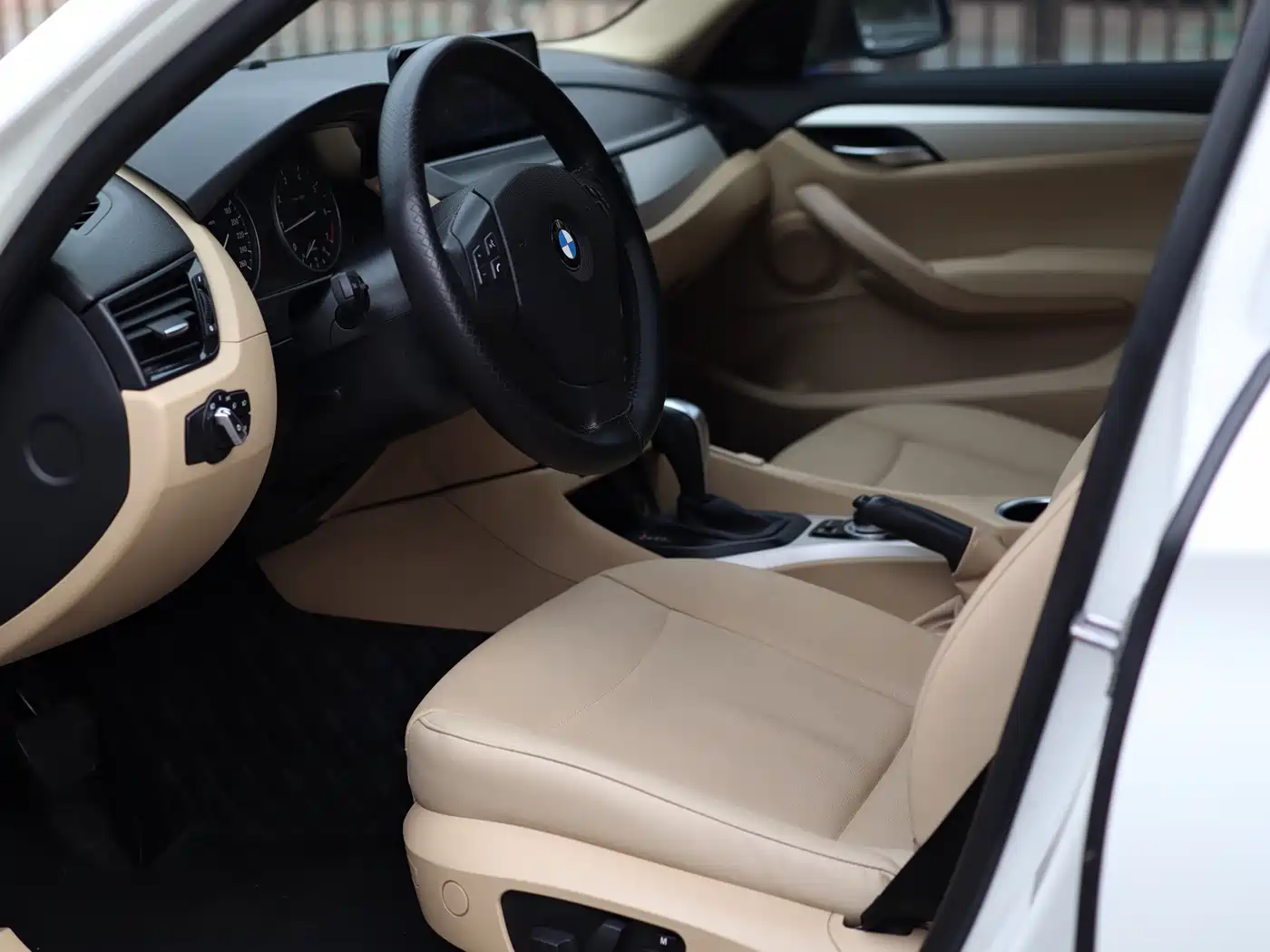 BMW X1 (Import) 2012 sDrive18i Luxury фото 10