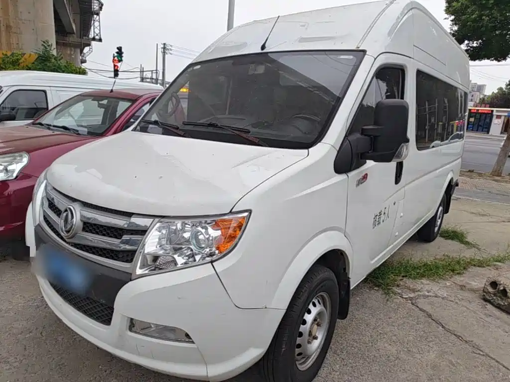 Dongfeng Yufeng Yufeng 2021 2020 2.3T Economy Logistics Vehicle Long Wheelbase High Roof 5-9 Seats WP2.3