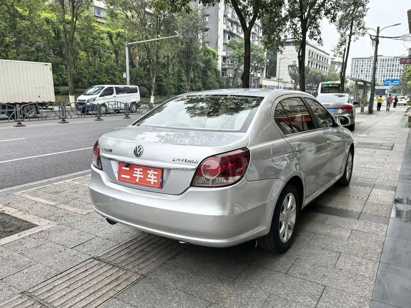 Volkswagen Lavida 2011 1.6L Automatic Pinya Edition фото 8