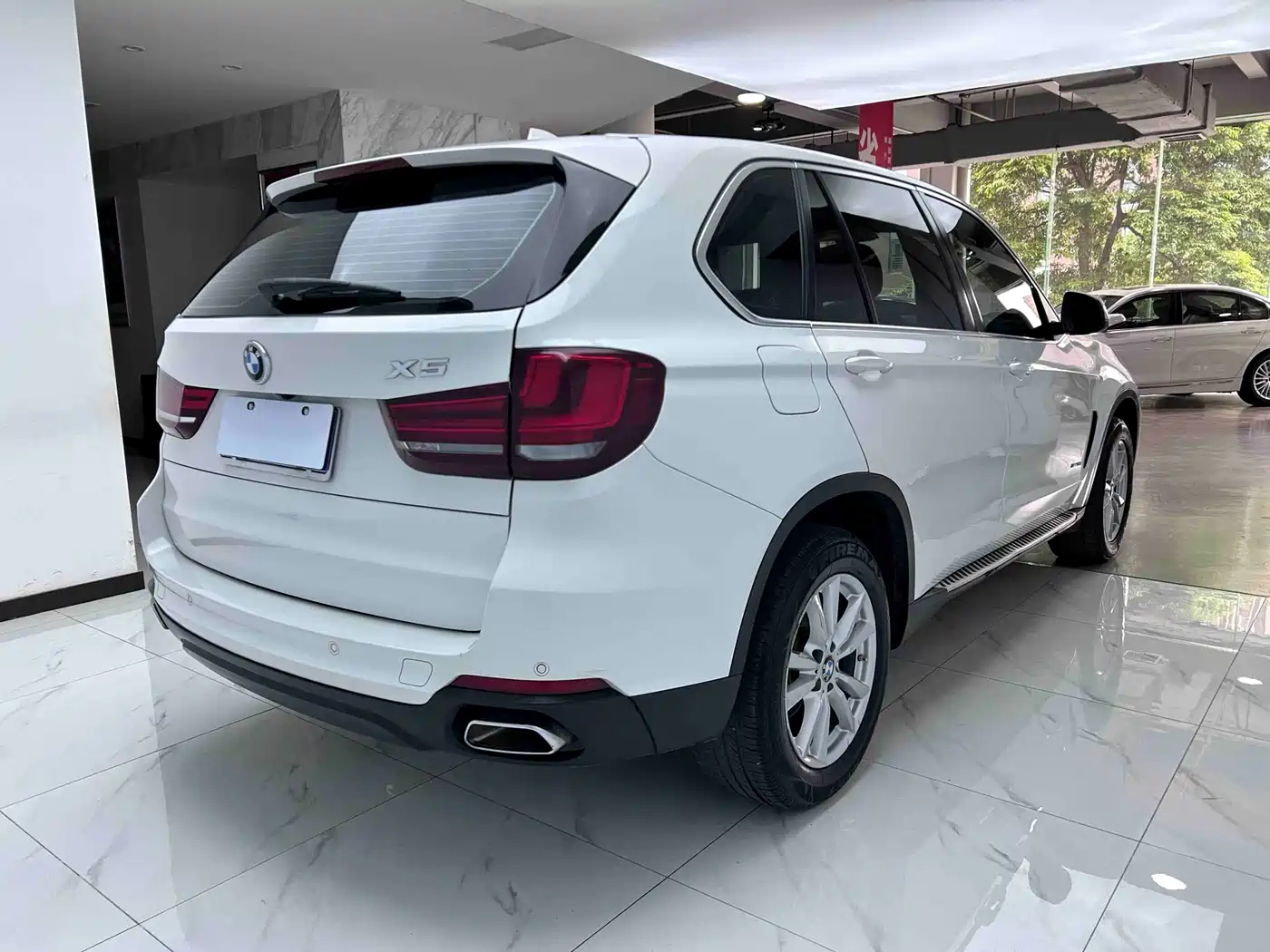 BMW X5 (Import) 2017 xDrive35i Leading Edition фото 7