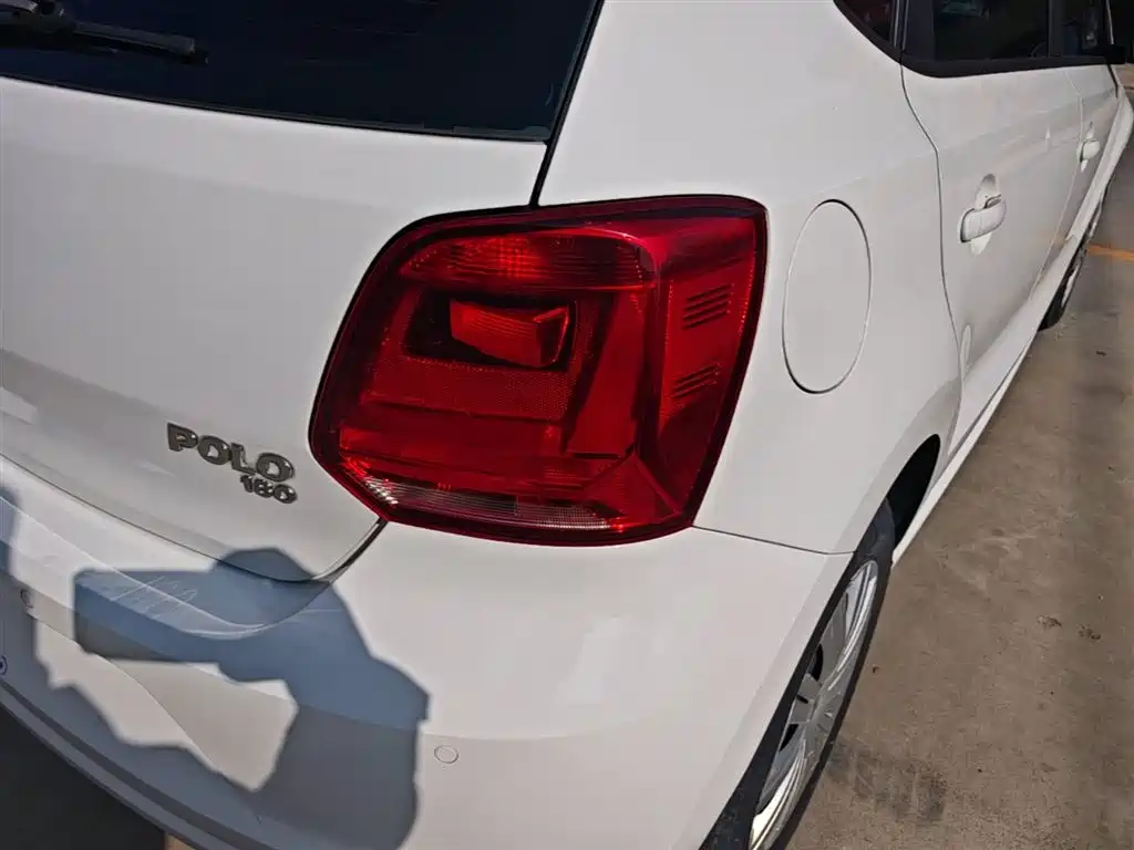 Volkswagen Polo 2016 1.6L Automatic Comfort фото 24
