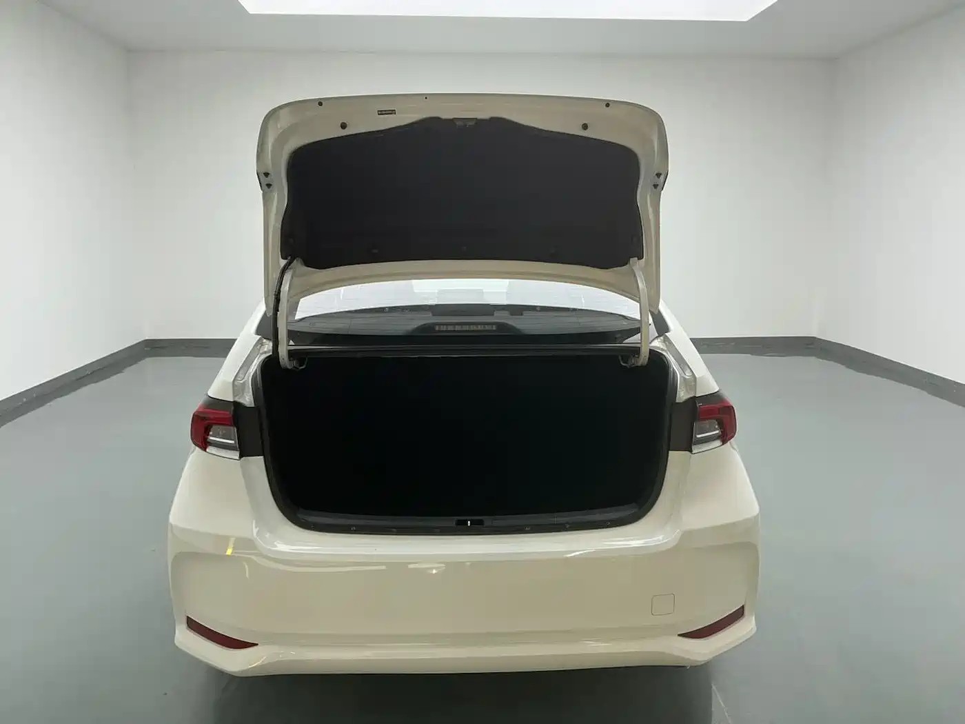 Toyota Corolla 2023 1.2T Pioneer Edition фото 10