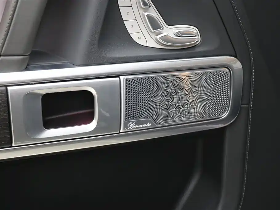 Фото 13 - Mercedes-Benz G-Class