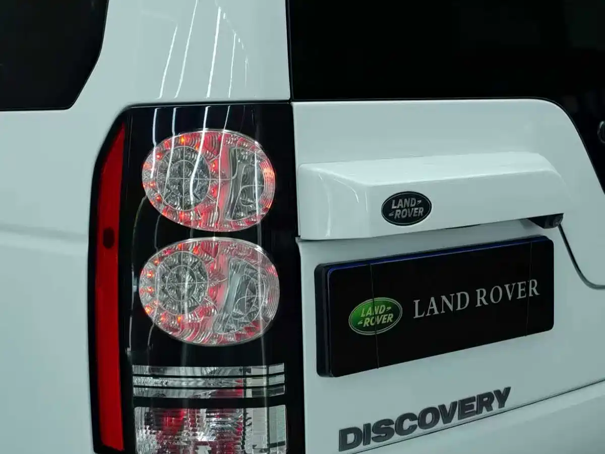 Land Rover Discovery 2014 3.0 SC V6 HSE фото 6