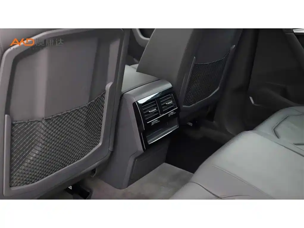 Volkswagen Touareg 2021 3.0TSI Sharp Edition with Gloss Black Sports Package фото 9
