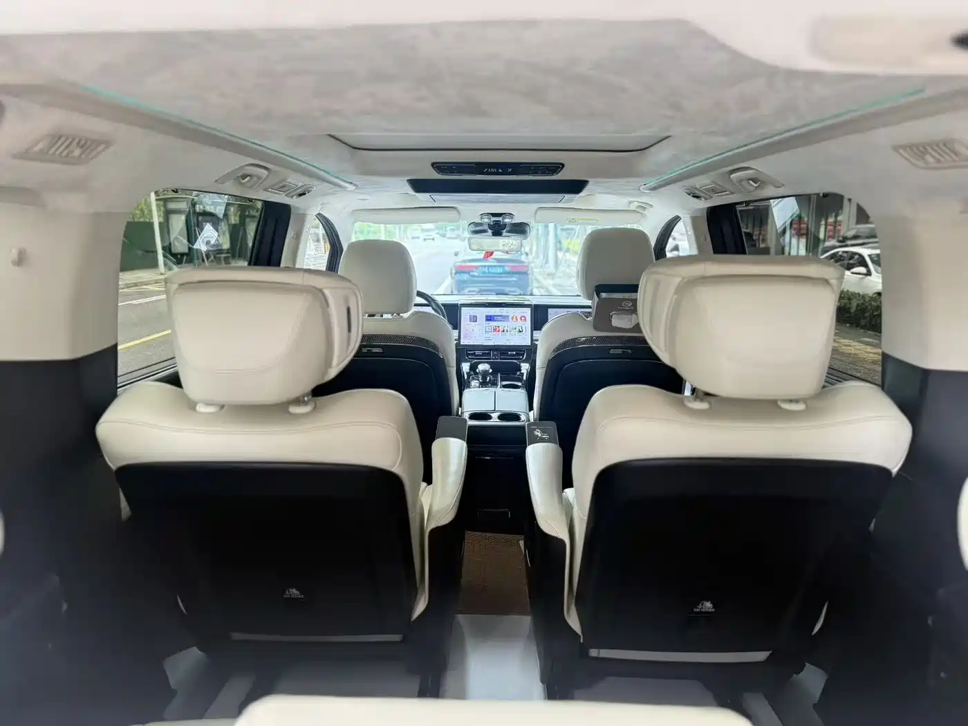 Фото 7 - GAC Trumpchi Trumpchi E9