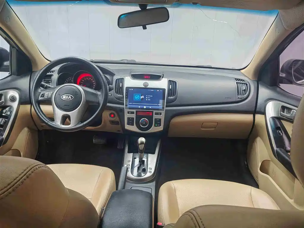 Kia Forte 2009 1.6L AT GLS фото 5