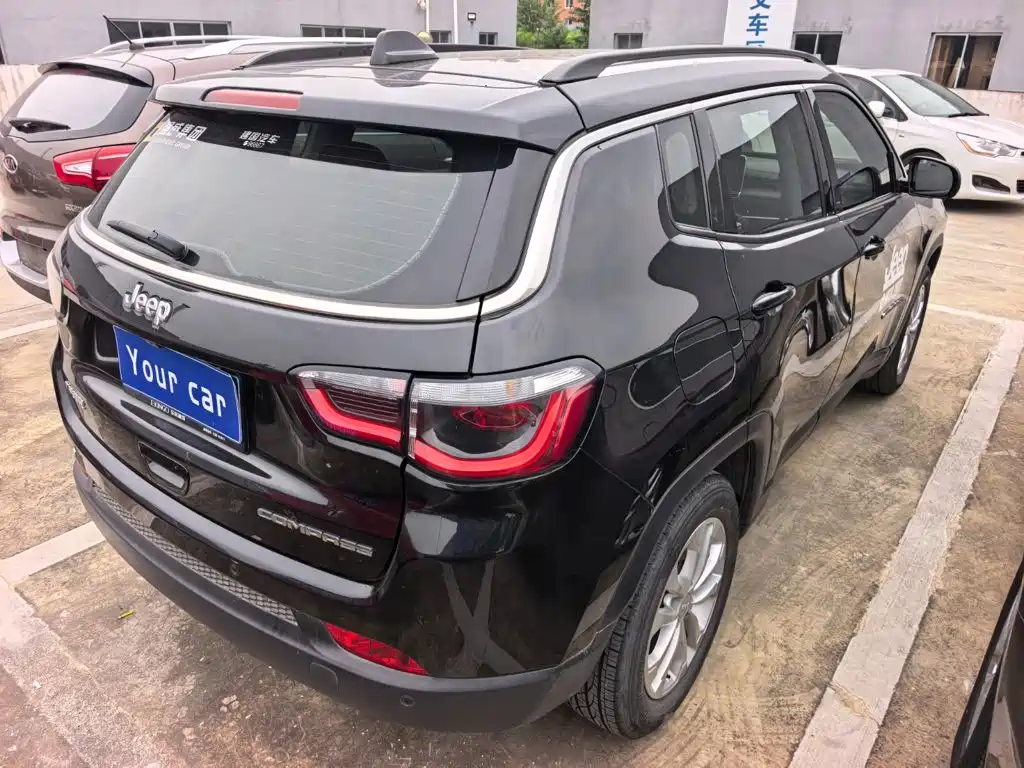 Фото 6 - Jeep Compass