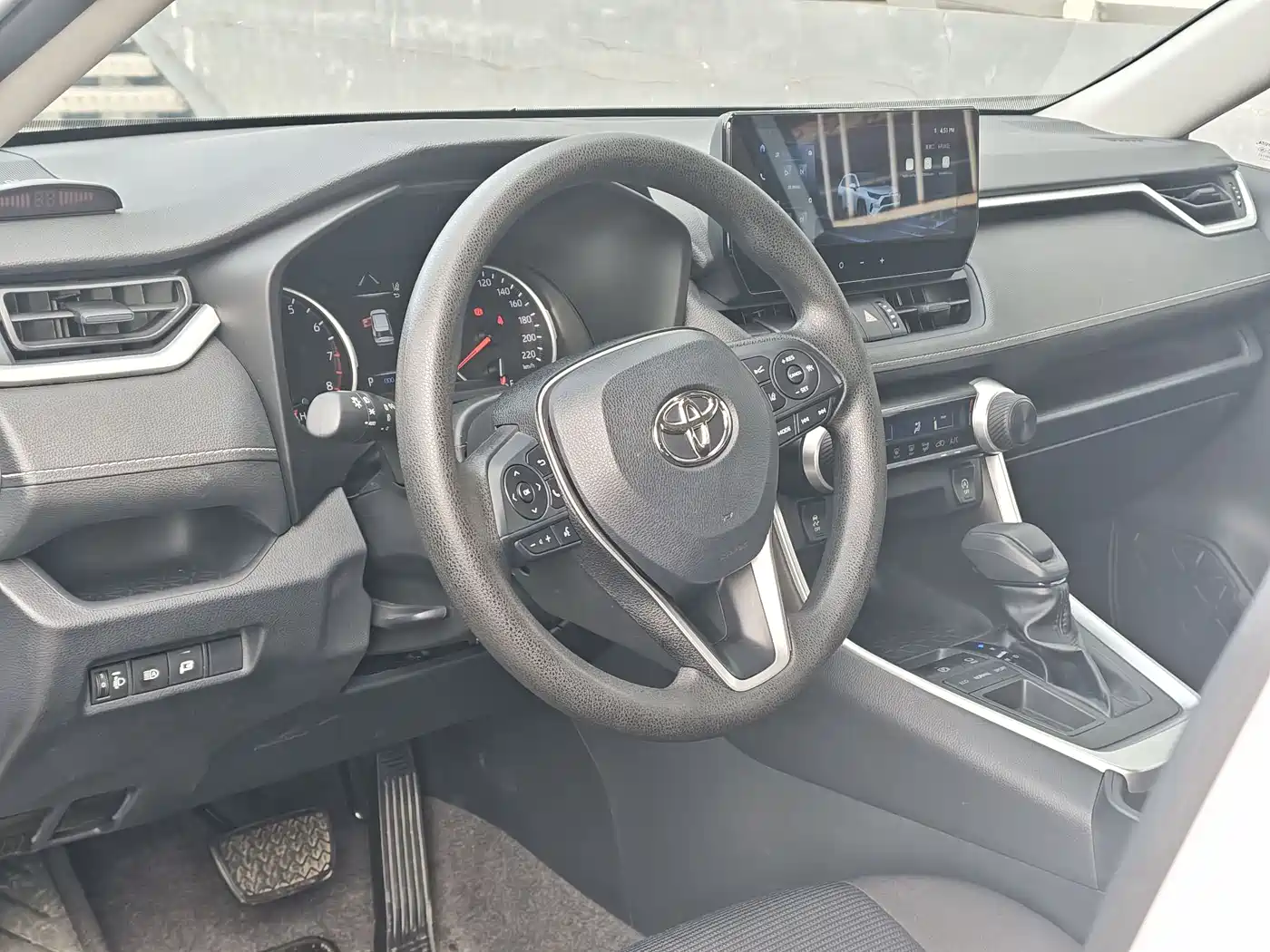 Photo 9 - Toyota RAV4 Rongfang