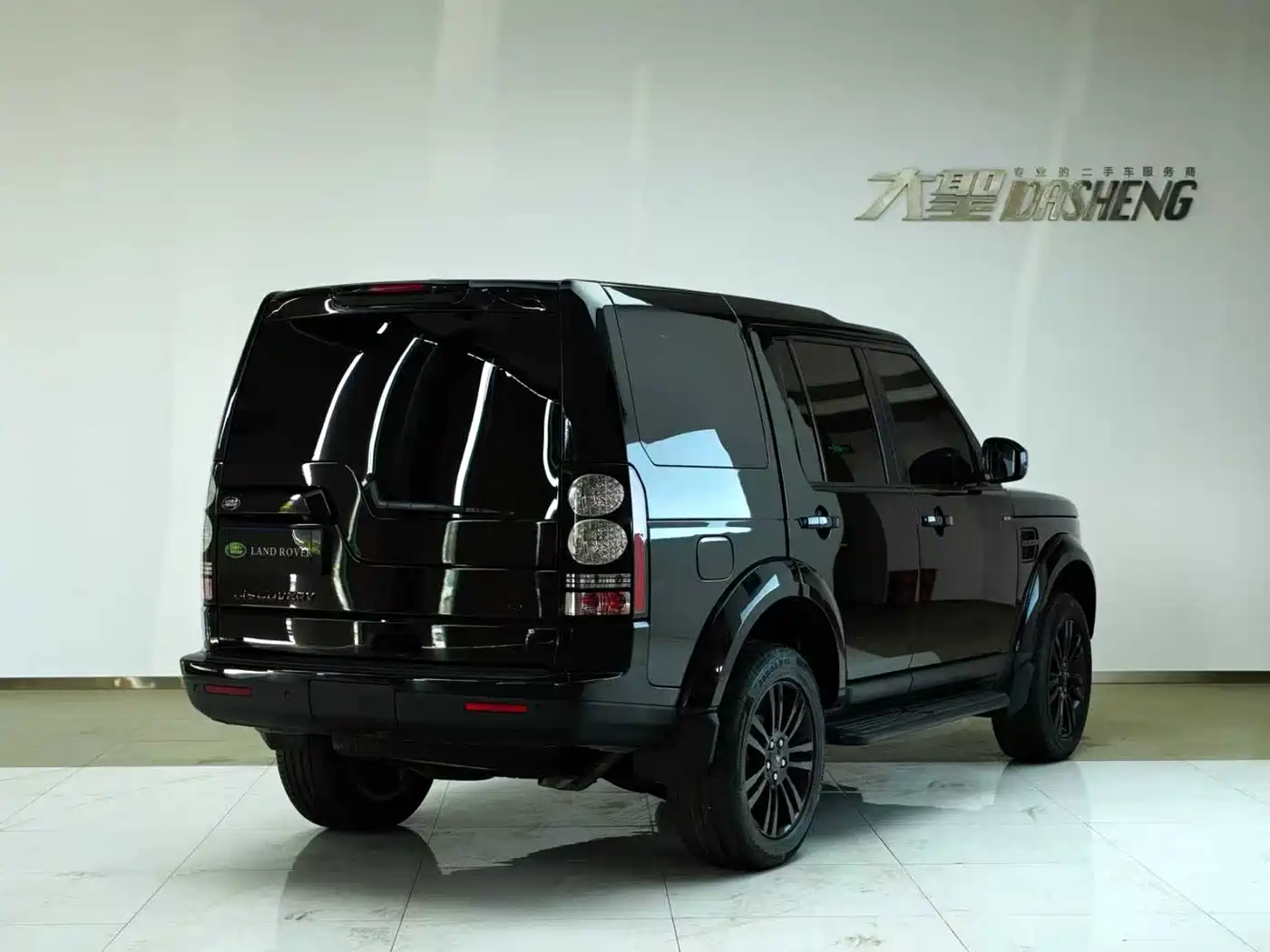 Land Rover Discovery 2016 3.0 SC V6 HSE фото 3