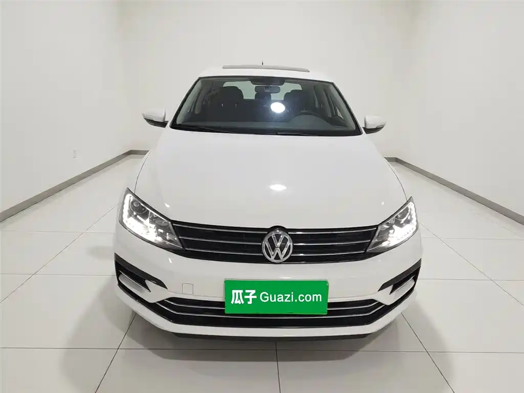 Volkswagen Sagitar 2018 280TSI DSG Spark Edition фото 3