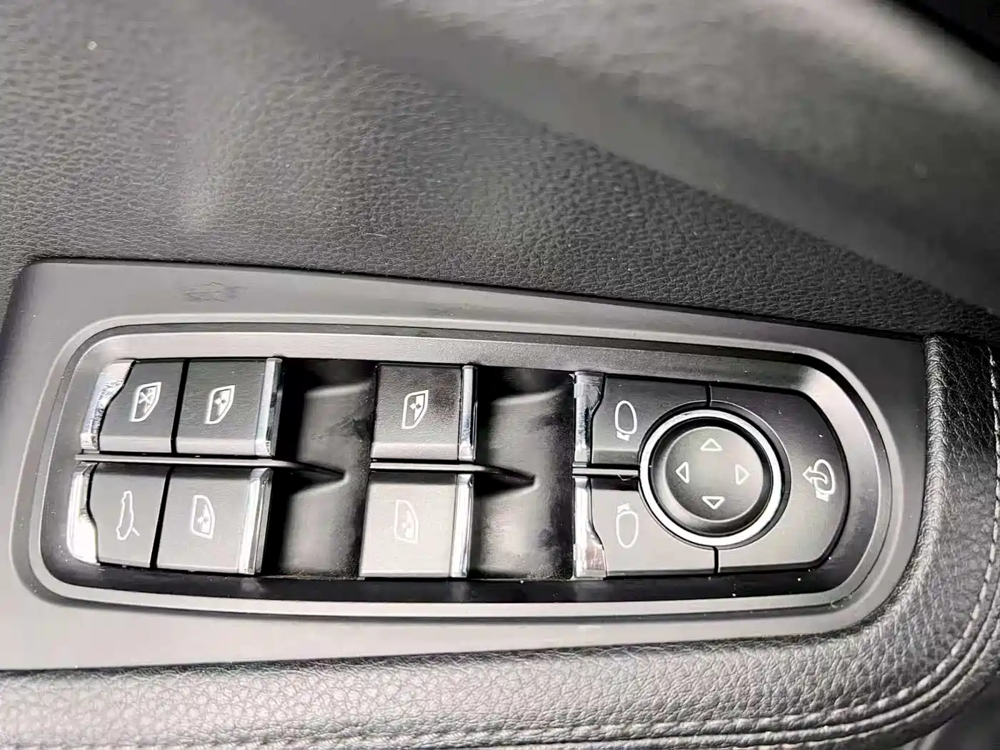 Porsche Macan 2017 Macan 2.0T фото 16