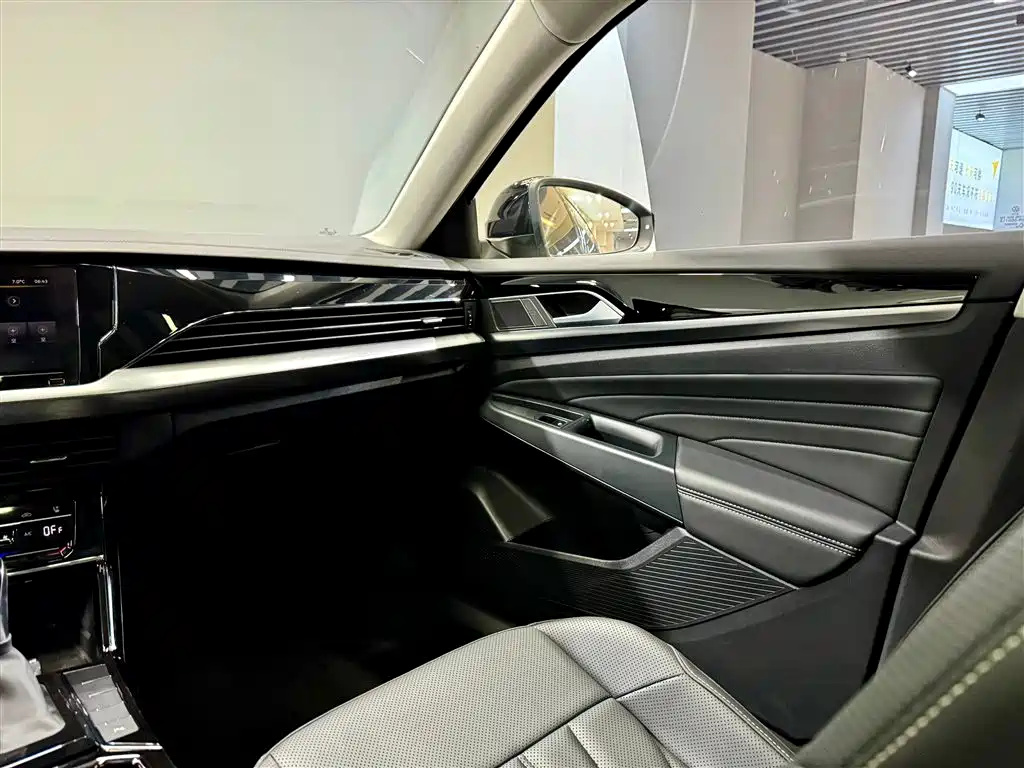 Volkswagen Passat 2024 380TSI Dragon Soaring Edition фото 26