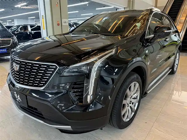 CADILLAC XT4
